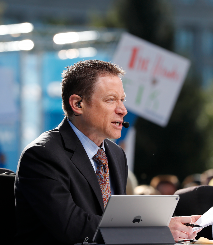 Analyst Dave Revsine as the BTN Tailgate does a live show Saturday, September 22, 2018 at Hubbard Park on the University of Iowa Campus. (Brian Ray/hawkeyesports.com)