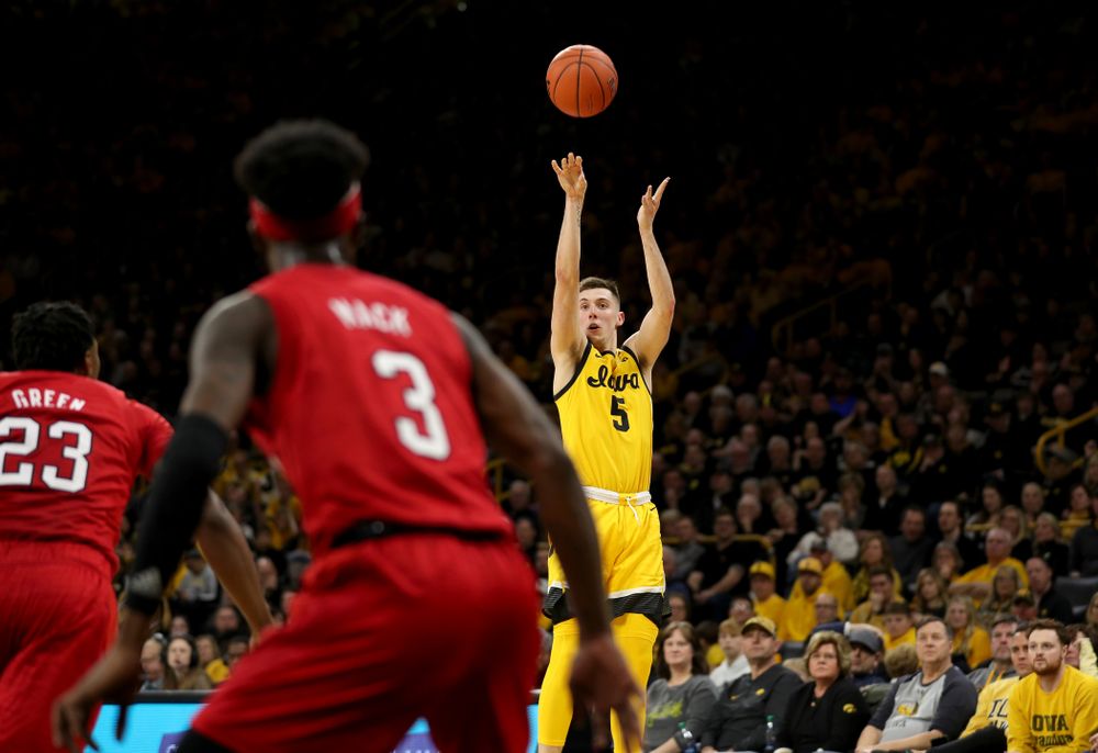 Iowa Hawkeyes guard CJ Fredrick (5) against the Nebraska Cornhuskers Saturday, February 8, 2020 at Carver-Hawkeye Arena. (Brian Ray/hawkeyesports.com)