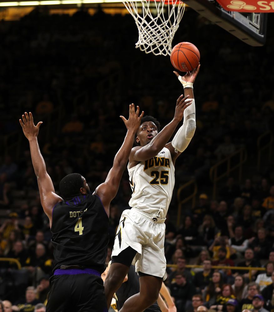 Iowa Hawkeyes forward Tyler Cook (25) against the Western Carolina Catamounts Tuesday, December 18, 2018 at Carver-Hawkeye Arena. (Brian Ray/hawkeyesports.com)