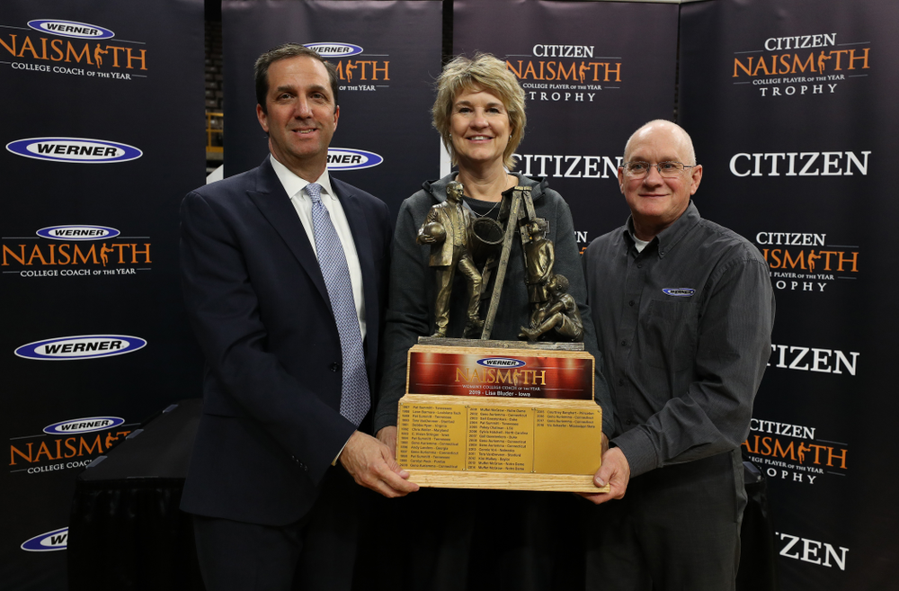 Iowa Hawkeyes head coach Lisa Bluder with the Naismith Coach Of the Year Trophy during the teamÕs Celebr-Eight event Wednesday, April 24, 2019 at Carver-Hawkeye Arena. (Brian Ray/hawkeyesports.com)