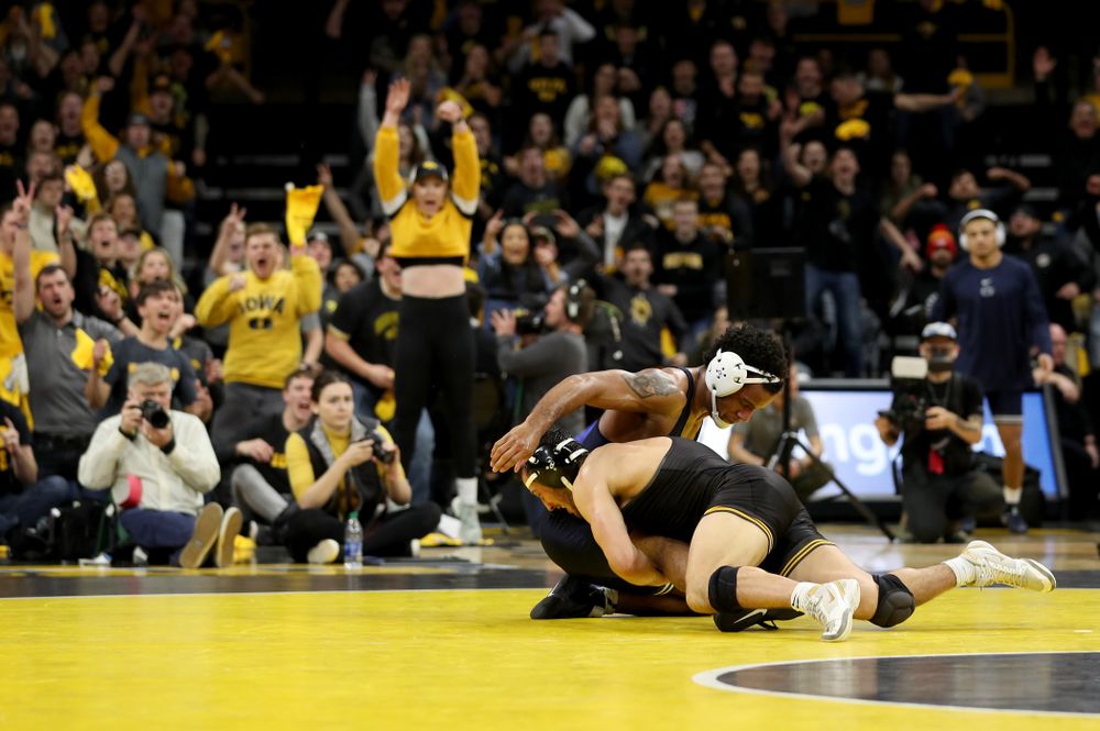 Iowa’s Michael Kemerer wrestles Penn State’s Mark Hall at 174 pounds Friday, January 31, 2020 at Carver-Hawkeye Arena. Kemerer won the match 11-6. (Brian Ray/hawkeyesports.com)