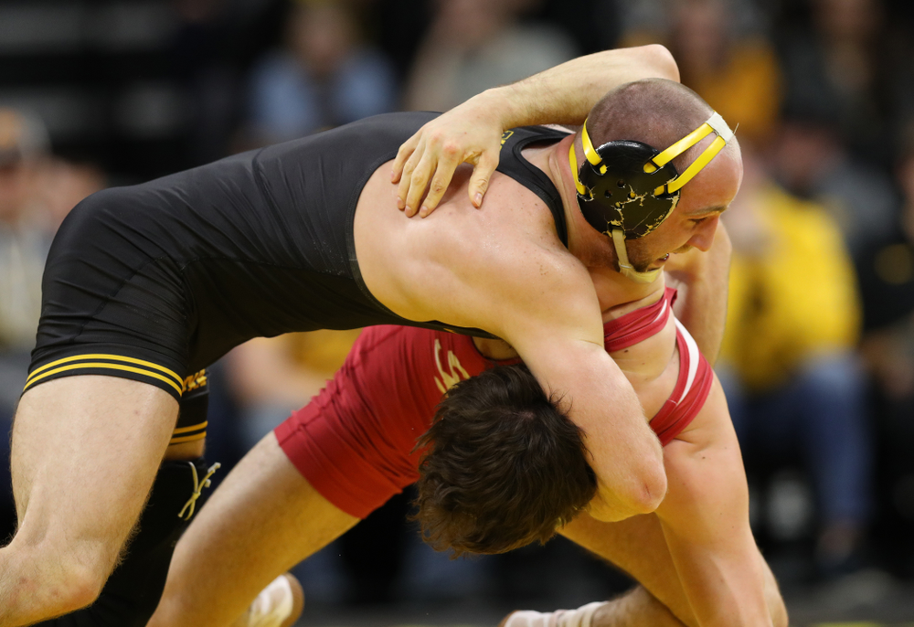 Iowa's Alex Marinelli wrestles Indiana's Dillon Hoey at 165 pounds Friday, February 15, 2019 at Carver-Hawkeye Arena. (Brian Ray/hawkeyesports.com)