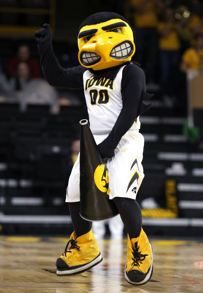 Herky the Hawk against the UKMC Kangaroos in the 2K Empire Classic Thursday, November 8, 2018 at Carver-Hawkeye Arena. (Brian Ray/hawkeyesports.com)
