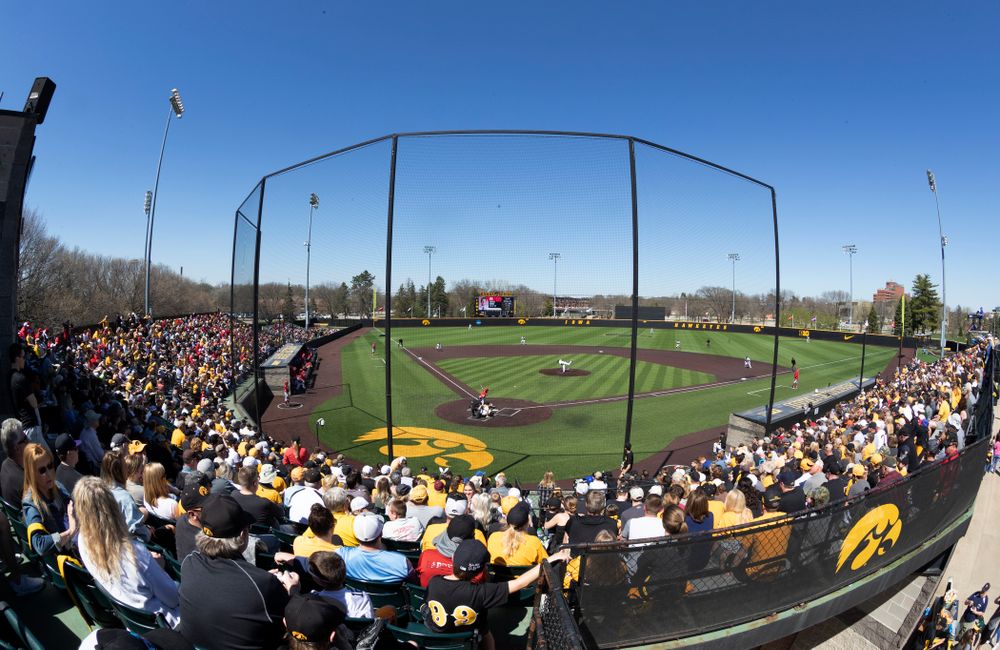 The Iowa Hawkeyes against the Nebraska Cornhuskers Saturday, April 20, 2019 at Duane Banks Field. (Brian Ray/hawkeyesports.com)