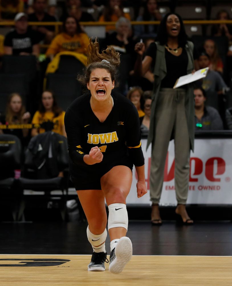 Iowa Hawkeyes defensive specialist Molly Kelly (1) against the Michigan Wolverines Sunday, September 23, 2018 at Carver-Hawkeye Arena. (Brian Ray/hawkeyesports.com)