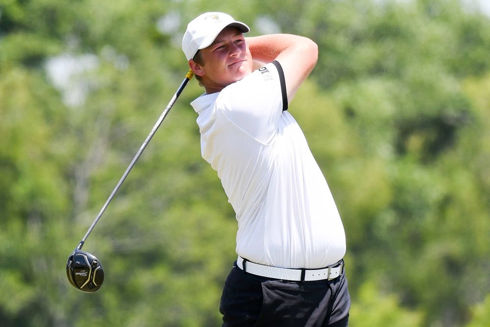 Freshman Alex Schaake competes in the first round of the NCAA Men's Golf Regional. (Photo:SE Sports Media/Sideline Sports).