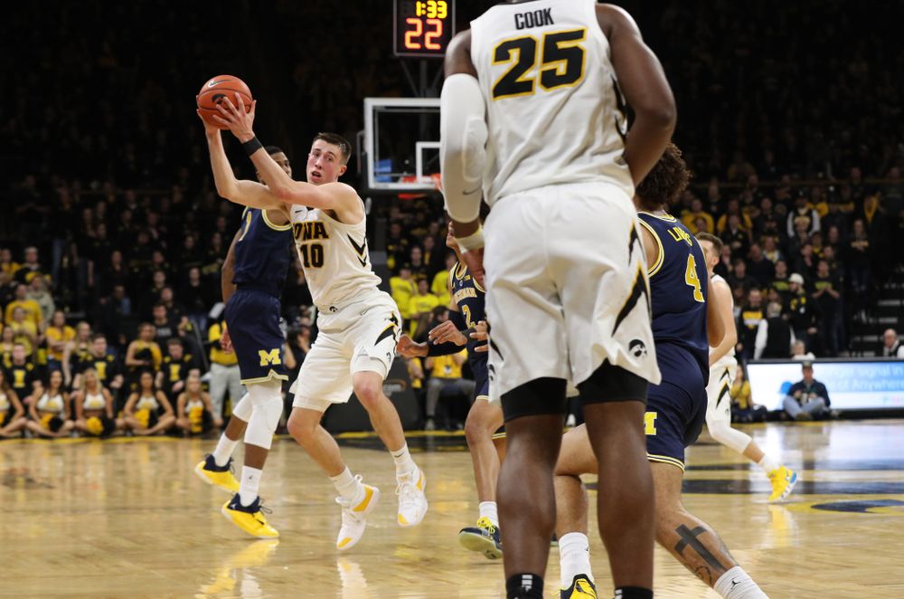 Iowa Hawkeyes guard Joe Wieskamp (10) against the Michigan Wolverines Friday, February 1, 2019 at Carver-Hawkeye Arena. (Brian Ray/hawkeyesports.com)