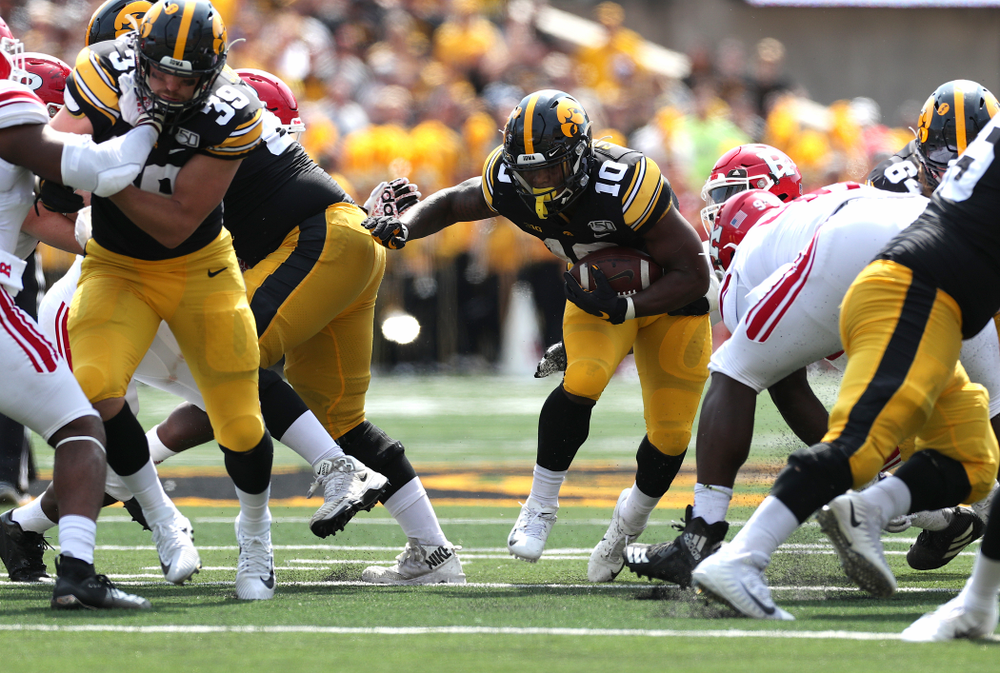 Iowa Hawkeyes running back Mekhi Sargent (10) against the Rutgers Scarlet Knights Saturday, September 7, 2019 at Kinnick Stadium. (Brian Ray/hawkeyesports.com)