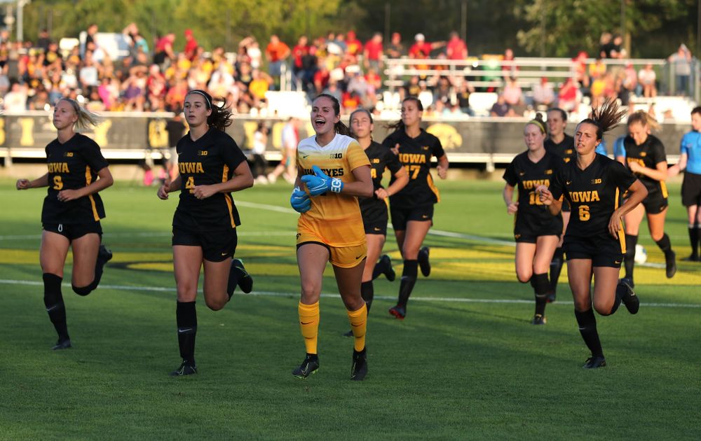 Iowa Hawkeyes goalkeeper Claire Graves (1) during a 2-1 victory over the Iowa State Cyclones Thursday, August 29, 2019 in the Iowa Corn Cy-Hawk series at the Iowa Soccer Complex. (Brian Ray/hawkeyesports.com)