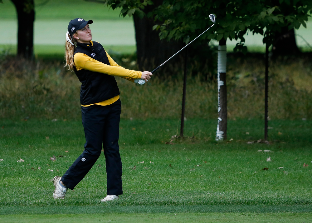 Iowa's Annalee Dannegger hits an approach shot during the Diane Thomason Invitational at Finkbine Golf Course on September 29, 2018. (Tork Mason/hawkeyesports.com)