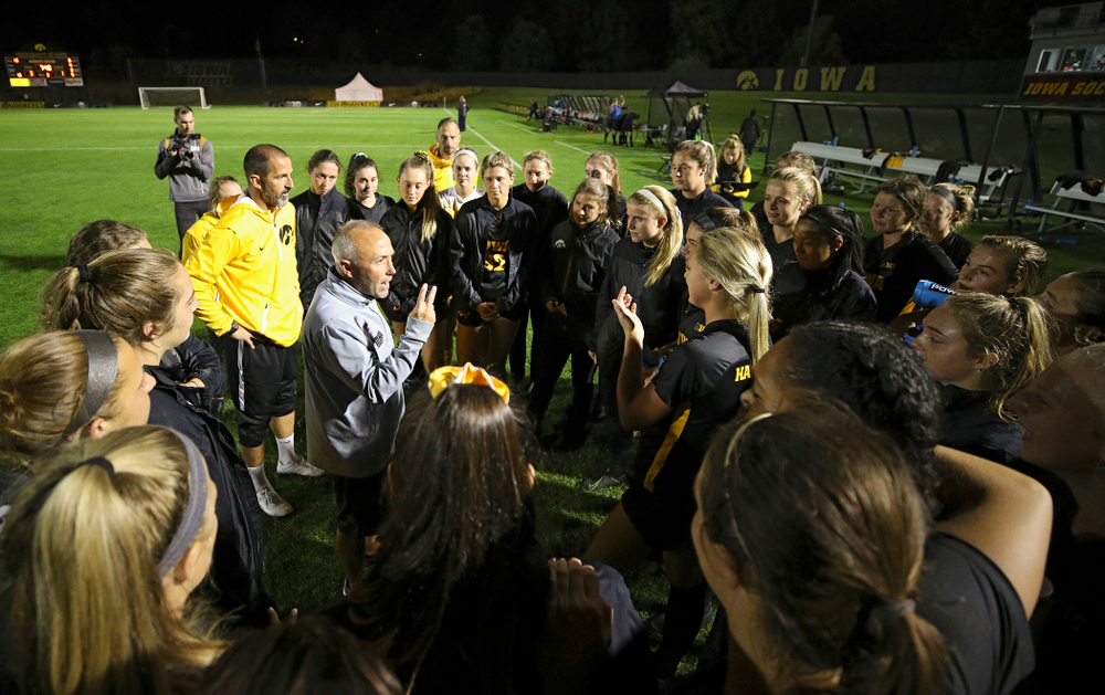 Iowa head coach Dave Diianni talks with his team after their match against Illinois at the Iowa Soccer Complex in Iowa City on Thursday, Sep 26, 2019. (Stephen Mally/hawkeyesports.com)