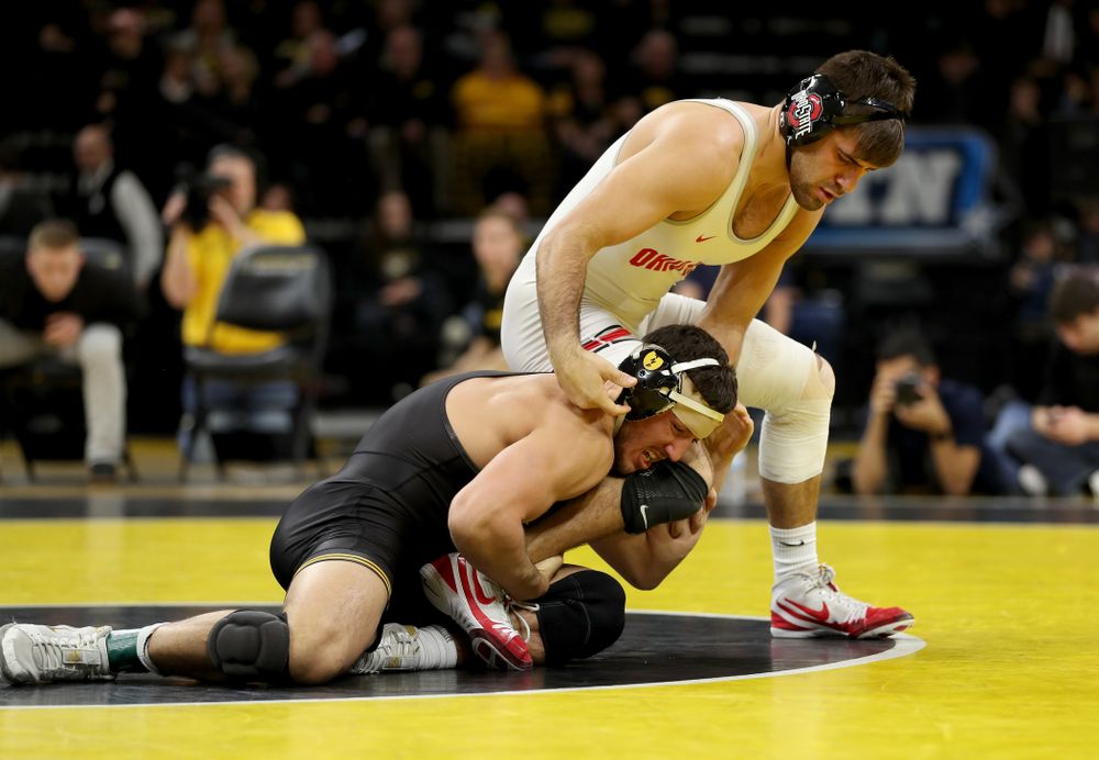 Iowa’s Michael Kemerer wrestles Ohio State’s Kaleb Romero at 174 pounds Friday, January 24, 2020 at Carver-Hawkeye Arena. Kemerer won the match 7-1. (Brian Ray/hawkeyesports.com)