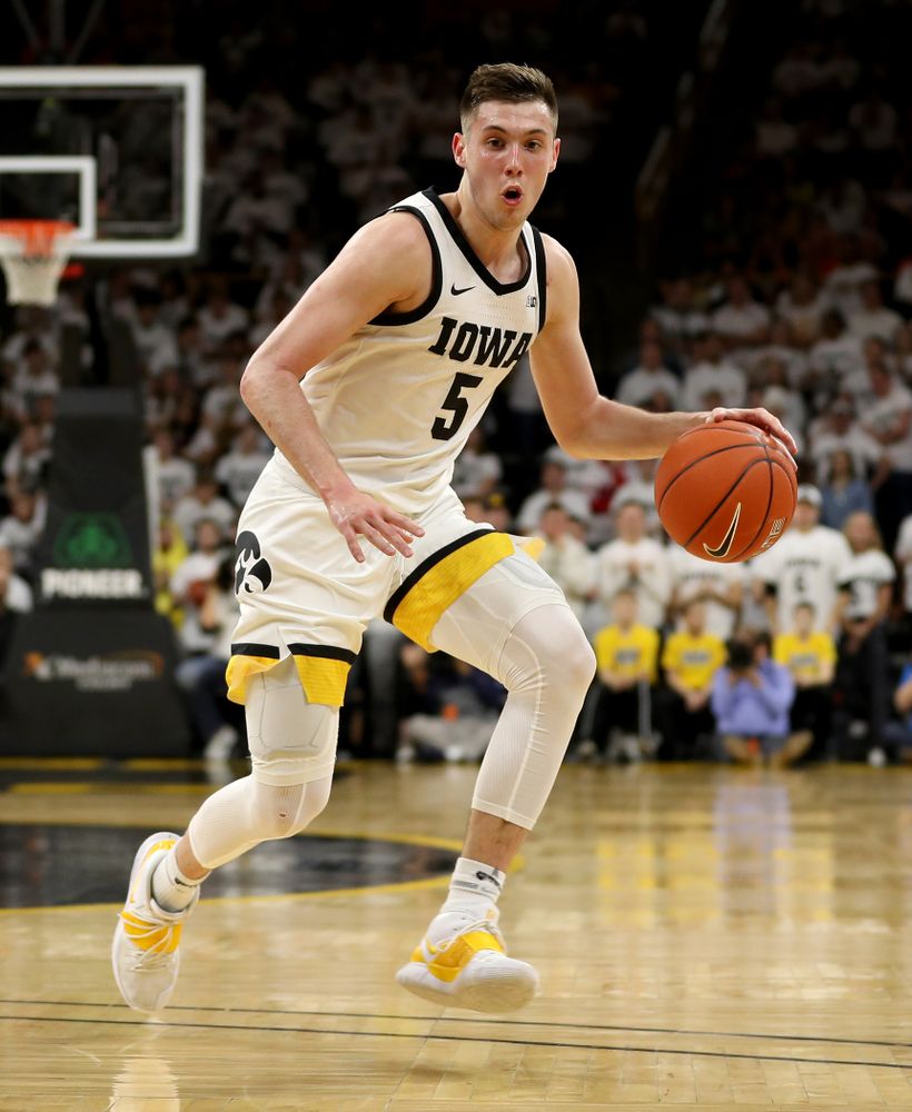 Iowa Hawkeyes guard CJ Fredrick (5) against the Illinois Fighting Illini Sunday, February 2, 2020 at Carver-Hawkeye Arena. (Brian Ray/hawkeyesports.com)