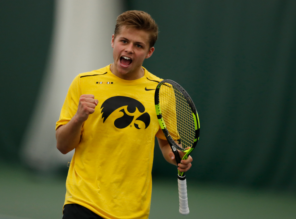 Will Davies against the Illinois Fighting Illini Saturday, March 31, 2018 at Hawkeye Tennis and Recreation Center. (Brian Ray/hawkeyesports.com)
