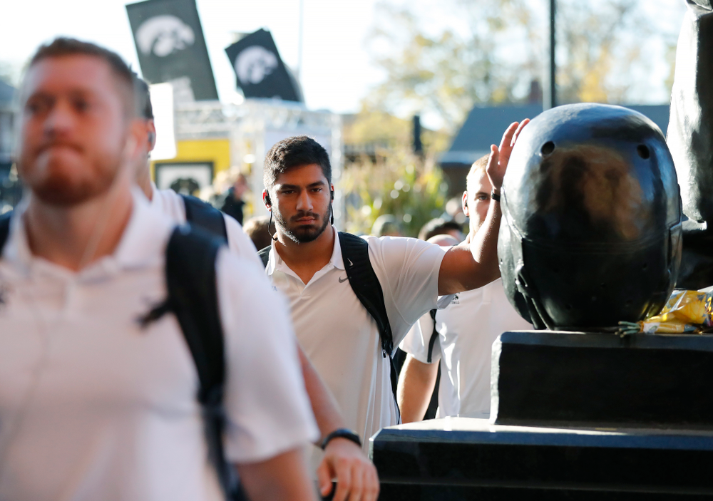 Iowa Hawkeyes defensive end A.J. Epenesa (94) arrives for their game against the Maryland Terrapins Saturday, October 20, 2018 at Kinnick Stadium (Brian Ray/hawkeyesports.com)
