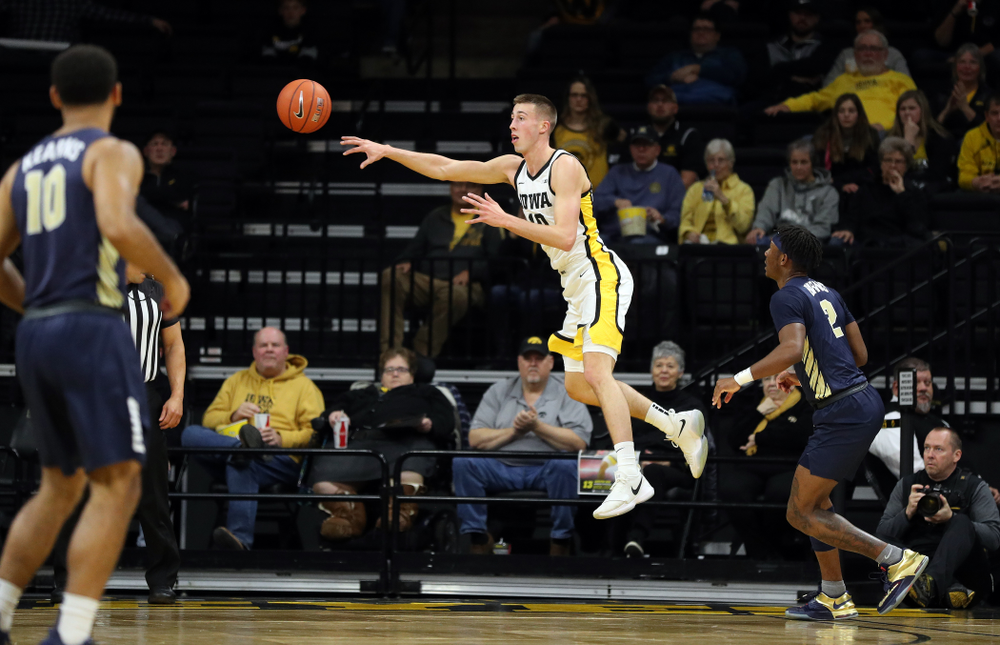 Iowa Hawkeyes guard Joe Wieskamp (10) against Oral Roberts Friday, November 15, 2019 at Carver-Hawkeye Arena. (Brian Ray/hawkeyesports.com)