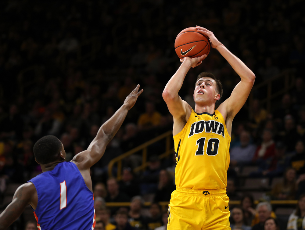 Iowa Hawkeyes guard Joe Wieskamp (10) against the Savannah State Tigers Saturday, December 22, 2018 at Carver-Hawkeye Arena. (Brian Ray/hawkeyesports.com)