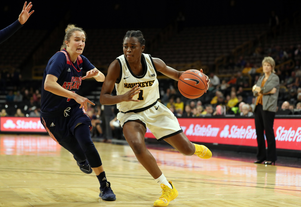 Iowa Hawkeyes guard Tomi Taiwo (1) against Florida Atlantic University Thursday, November 7, 2019 at Carver-Hawkeye Arena. (Brian Ray/hawkeyesports.com)