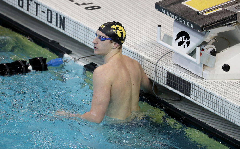 IowaÕs Joe Myhre swims the freestyle leg of the 200 Medley Relay against Notre Dame and Illinois Saturday, January 11, 2020 at the Campus Recreation and Wellness Center. (Brian Ray/hawkeyesports.com)