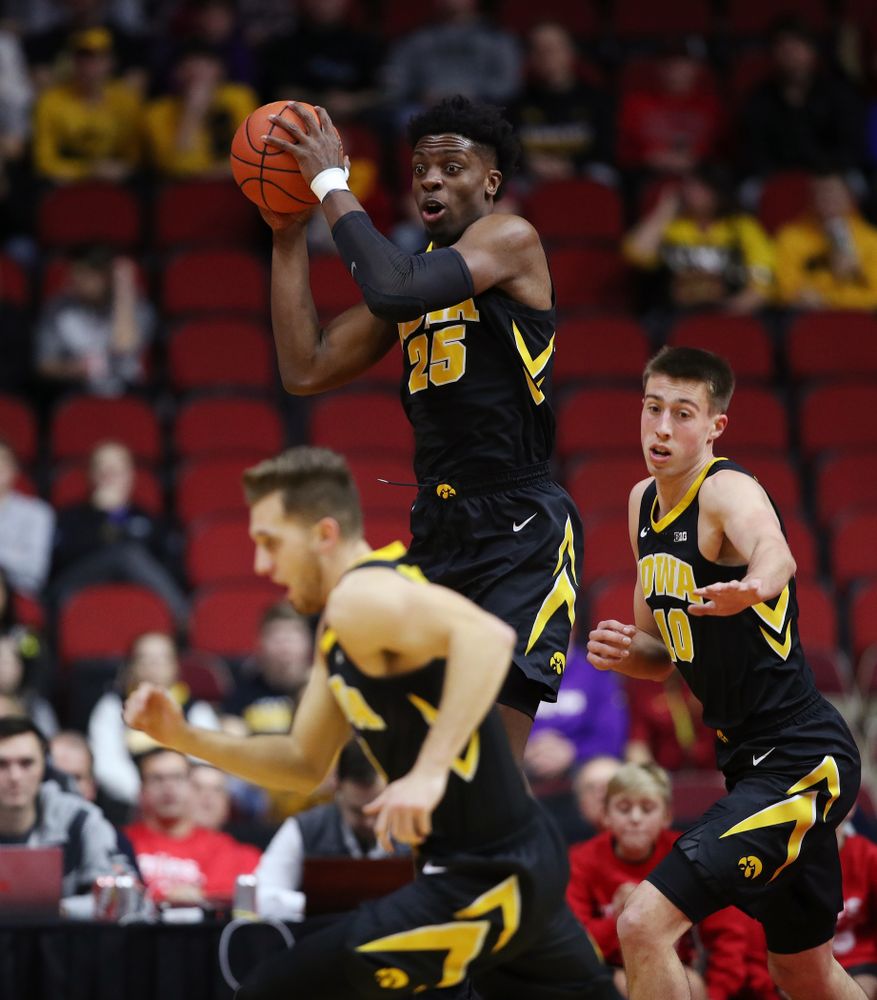 Iowa Hawkeyes forward Tyler Cook (25) against the Northern Iowa Panthers in the Hy-Vee Classic Saturday, December 15, 2018 at Wells Fargo Arena in Des Moines. (Brian Ray/hawkeyesports.com)
