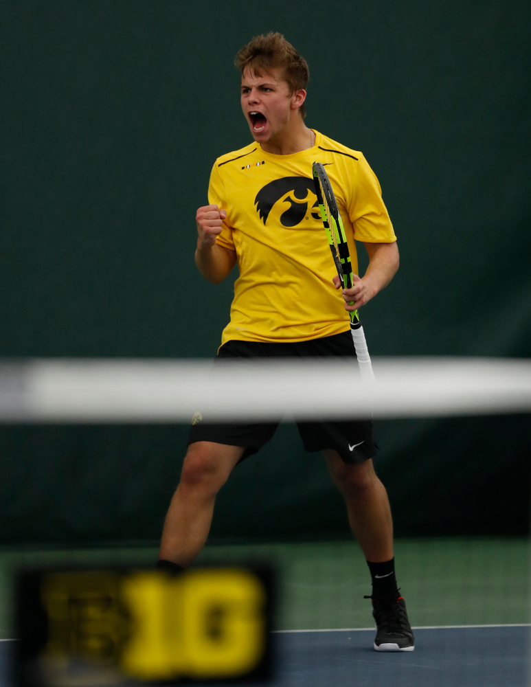 Will Davies against the Illinois Fighting Illini Saturday, March 31, 2018 at Hawkeye Tennis and Recreation Center. (Brian Ray/hawkeyesports.com)