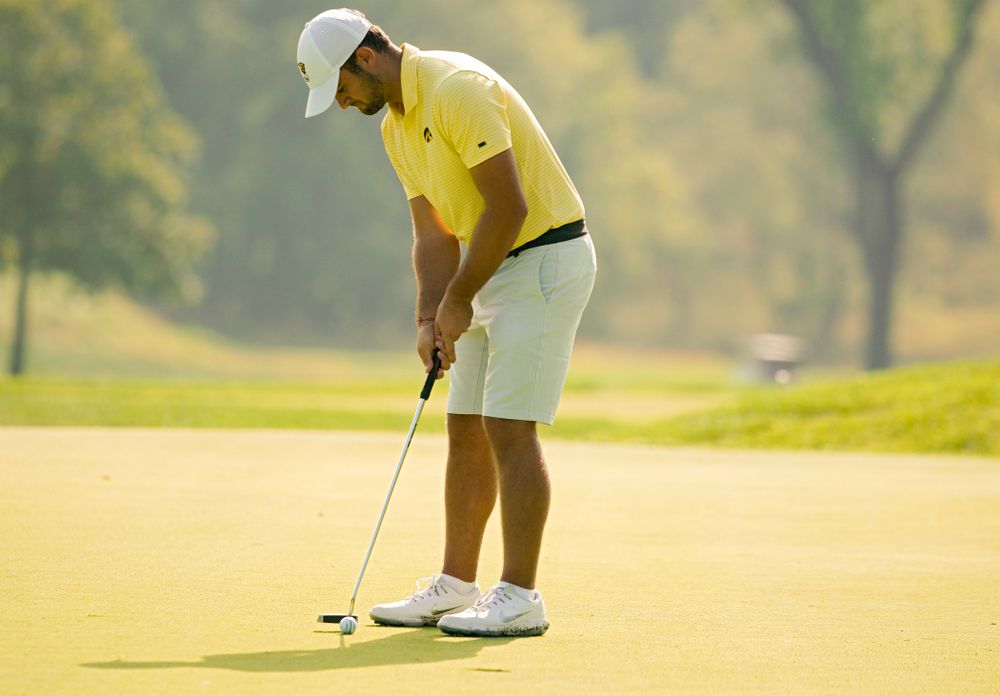Iowa’s Gonzalo Leal putts during the third day of the Golfweek Conference Challenge at the Cedar Rapids Country Club in Cedar Rapids on Tuesday, Sep 17, 2019. (Stephen Mally/hawkeyesports.com)