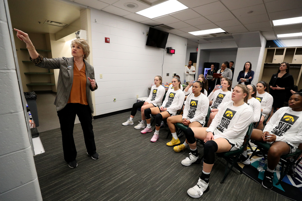 Iowa Hawkeyes head coach Lisa Bluder against Ohio State in the quarterfinals of the Big Ten Basketball Tournament Friday, March 6, 2020 at Bankers Life Fieldhouse in Indianapolis. (Brian Ray/hawkeyesports.com)
