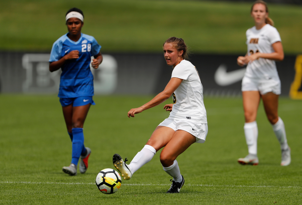 Iowa Hawkeyes Isabella Blackman (6) against the Creighton Bluejays Sunday, August 19, 2018 at the Iowa Soccer Complex. (Brian Ray/hawkeyesports.com)
