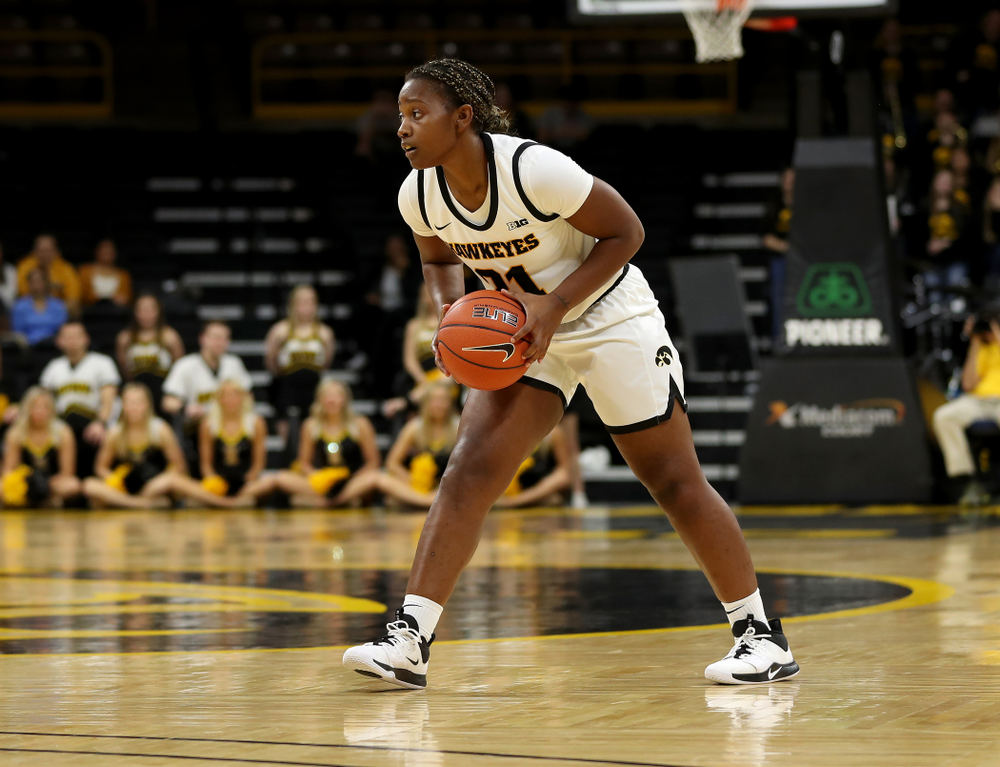 Iowa Hawkeyes guard Zion Sanders (21) against North Carolina Central Saturday, December 14, 2019 at Carver-Hawkeye Arena. (Brian Ray/hawkeyesports.com)