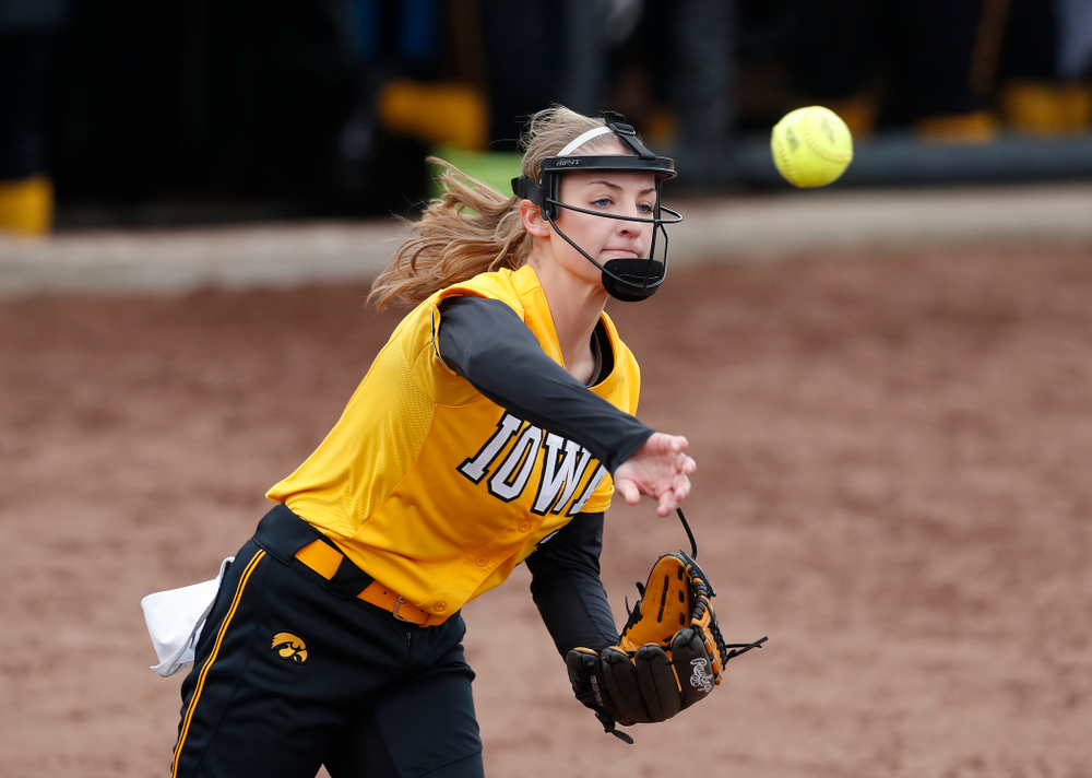 Iowa Hawkeyes starting pitcher/relief pitcher Allison Doocy (3) against UW Green Bay Tuesday, March 27, 2018 at Bob Pearl Field. (Brian Ray/hawkeyesports.com)