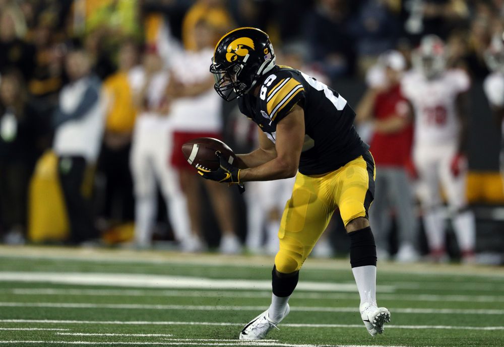 Iowa Hawkeyes wide receiver Nico Ragaini (89) against the Miami RedHawks Saturday, August 31, 2019 at Kinnick Stadium in Iowa City. (Brian Ray/hawkeyesports.com)