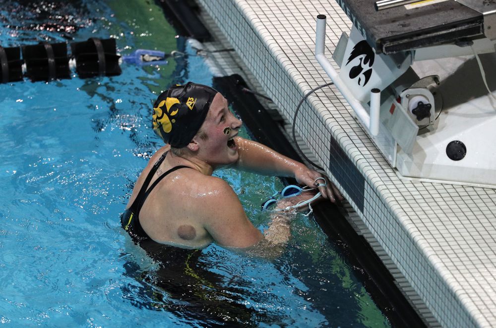 Iowa's Abbey Schneider swims the 1000-yard freestyle against the Iowa State Cyclones in the Iowa Corn Cy-Hawk Series Friday, December 7, 2018 at at the Campus Recreation and Wellness Center. (Brian Ray/hawkeyesports.com)