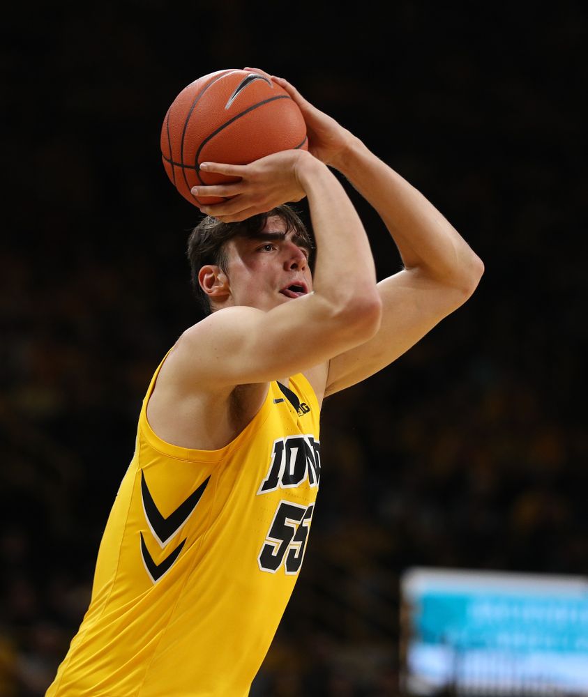 Iowa Hawkeyes forward Luka Garza (55) against the Wisconsin Badgers Friday, November 30, 2018 at Carver-Hawkeye Arena. (Brian Ray/hawkeyesports.com)