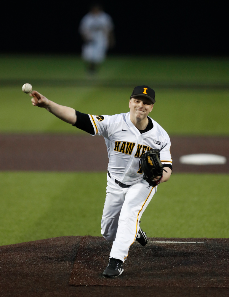 Iowa Hawkeyes pitcher Derek Lieurance (10) against Coe College Wednesday, April 11, 2018 at Duane Banks Field. (Brian Ray/hawkeyesports.com)