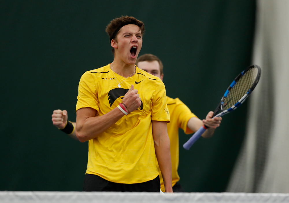 Joe Tyler and Jake Jacoby play a doubles match against the Illinois Fighting Illini Saturday, March 31, 2018 at Hawkeye Tennis and Recreation Center. (Brian Ray/hawkeyesports.com)