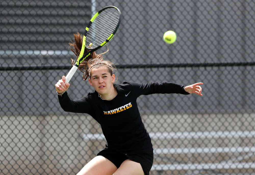 Iowa's Zoe Douglas against the Wisconsin Badgers Sunday, April 22, 2018 at the Hawkeye Tennis and Recreation Center. (Brian Ray/hawkeyesports.com)