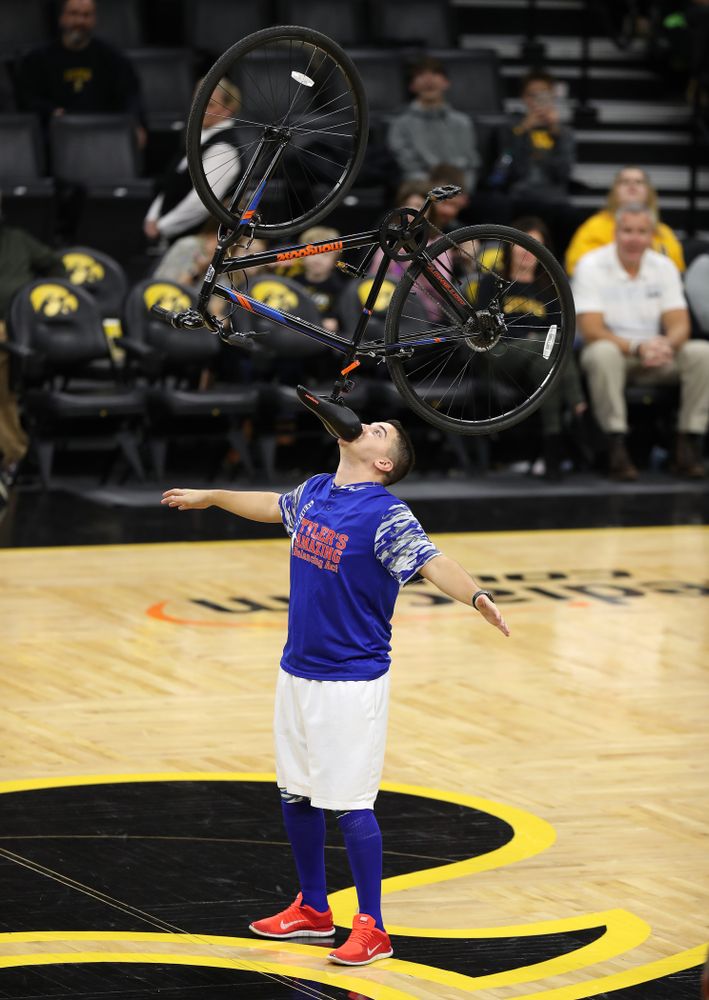 Tyler's Amazing Balancing Act against the Nebraska Cornhuskers Sunday, January 6, 2019 at Carver-Hawkeye Arena. (Brian Ray/hawkeyesports.com)