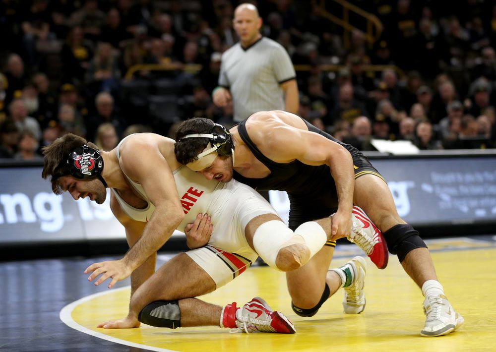 Iowa’s Michael Kemerer wrestles Ohio State’s Kaleb Romero at 174 pounds Friday, January 24, 2020 at Carver-Hawkeye Arena. Kemerer won the match 7-1. (Brian Ray/hawkeyesports.com)
