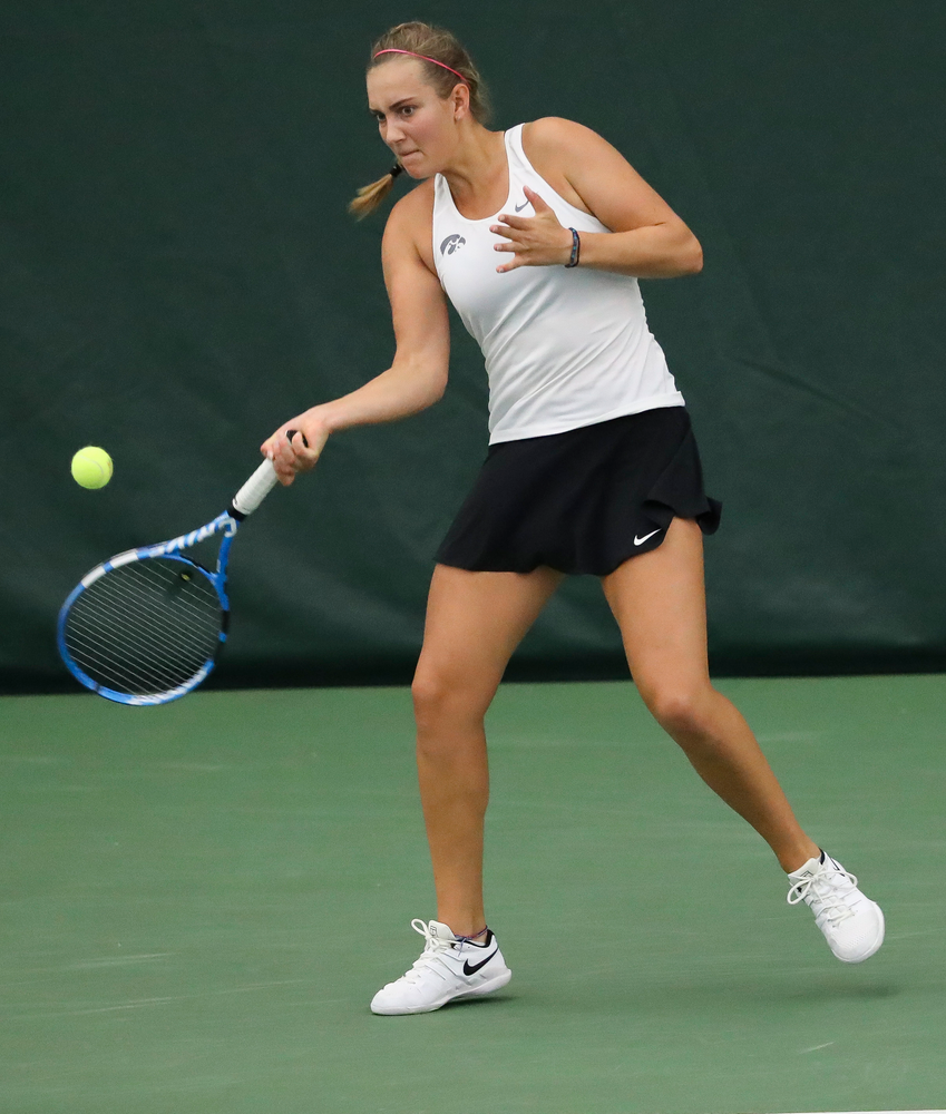 Ashleigh Jacobs returns a shot in a doubles match during the second day of the ITA Central Regional Championships at the Hawkeye Tennis and Recreation Complex on October 13, 2018. (Tork Mason/hawkeyesports.com)
