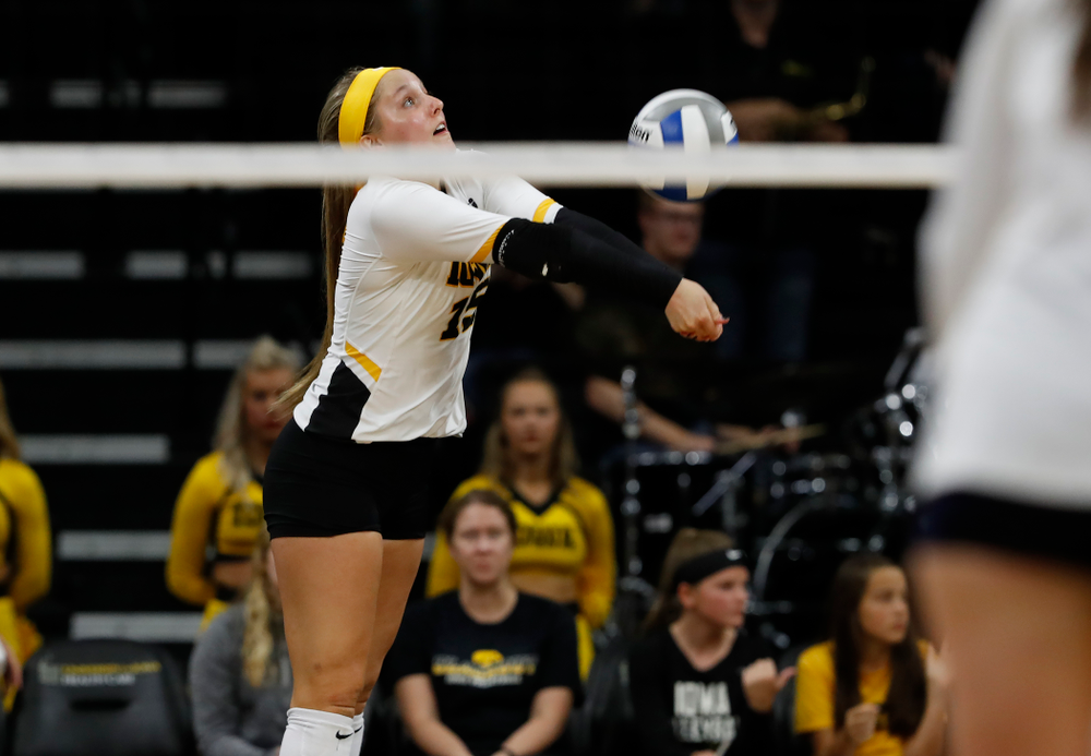 Iowa Hawkeyes defensive specialist Maddie Slagle (15) against the Michigan Wolverines Sunday, September 23, 2018 at Carver-Hawkeye Arena. (Brian Ray/hawkeyesports.com)