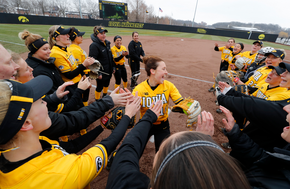 Iowa Hawkeyes starting pitcher/relief pitcher Mallory Kilian (11) against UW Green Bay Tuesday, March 27, 2018 at Bob Pearl Field. (Brian Ray/hawkeyesports.com)