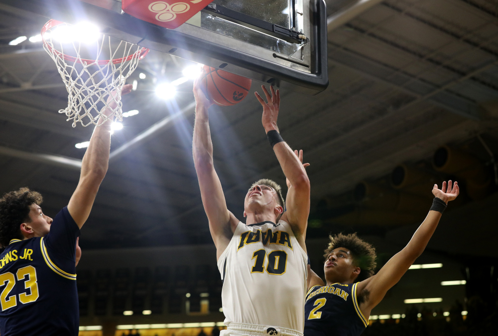 Iowa Hawkeyes guard Joe Wieskamp (10) against the Michigan Wolverines Friday, February 1, 2019 at Carver-Hawkeye Arena. (Brian Ray/hawkeyesports.com)