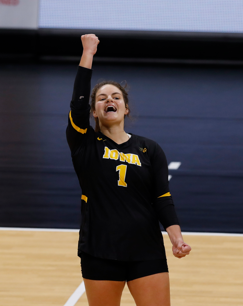 Iowa Hawkeyes defensive specialist Molly Kelly (1) against Eastern Illinois Sunday, September 9, 2018 at Carver-Hawkeye Arena. (Brian Ray/hawkeyesports.com)