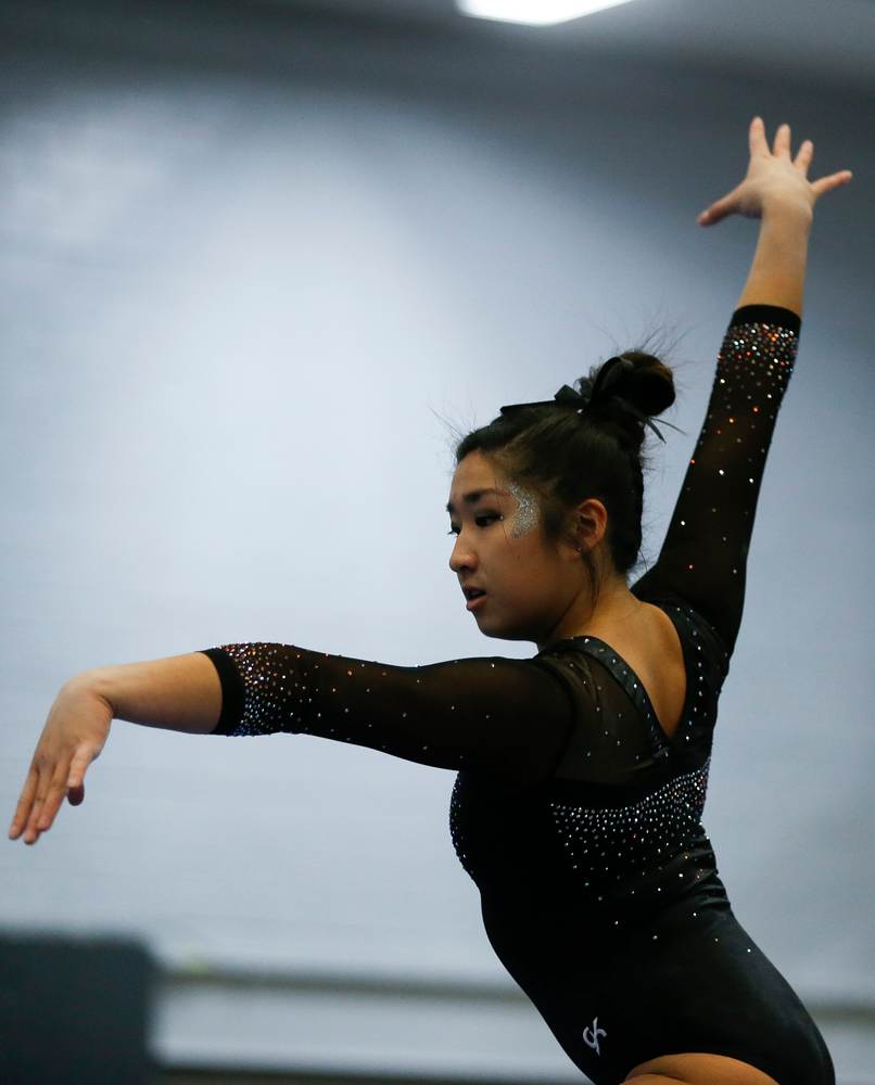 Nicole Chow competes on the balance beam during the Black and Gold Intrasquad meet at the Field House on 12/2/17. (Tork Mason/hawkeyesports.com)