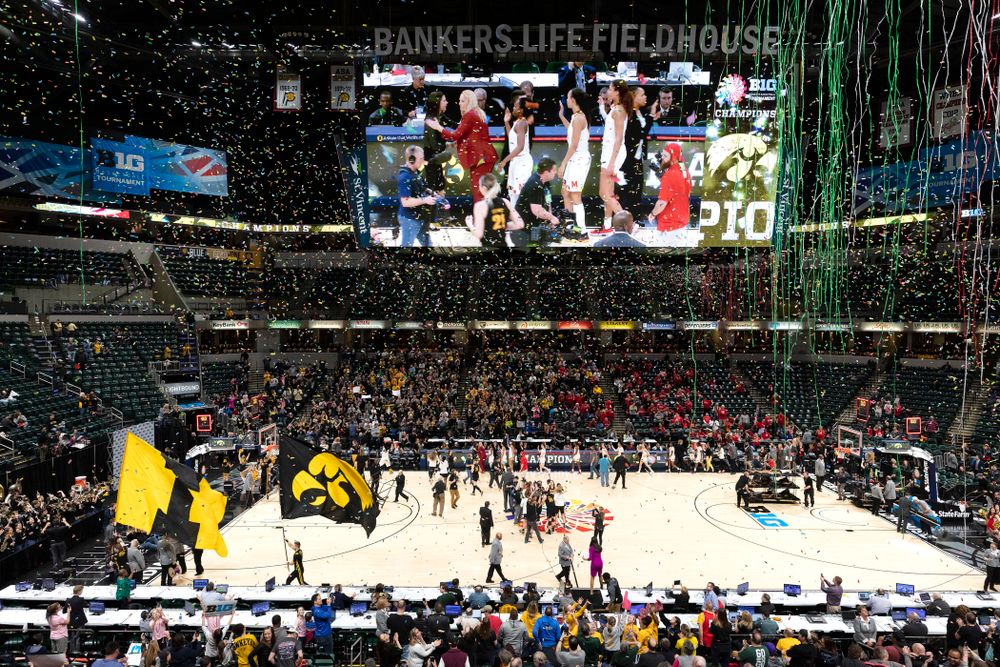 The Iowa Hawkeyes celebrate their victory overthe Maryland Terrapins in the Big Ten Championship Game Sunday, March 10, 2019 at Bankers Life Fieldhouse in Indianapolis, Ind. (Brian Ray/hawkeyesports.com)