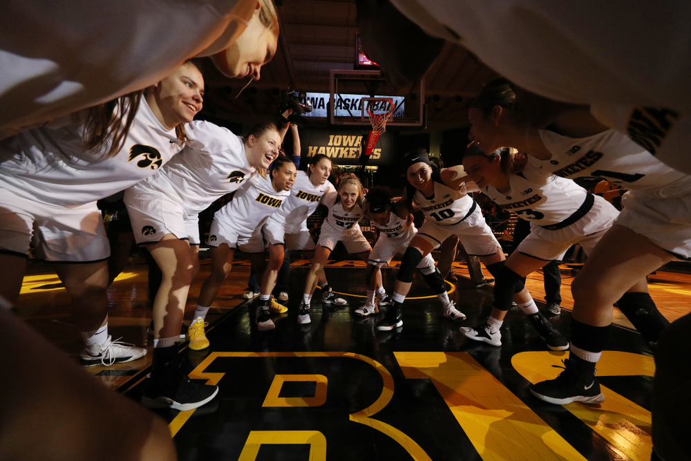 The Iowa Hawkeyes against the Michigan Wolverines Thursday, January 17, 2019 at Carver-Hawkeye Arena. (Brian Ray/hawkeyesports.com)
