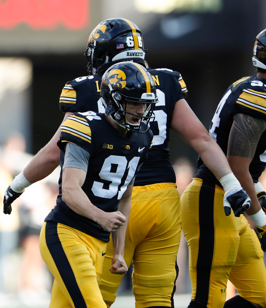 Iowa Hawkeyes place kicker Miguel Recinos (91) celebrates after making a field goal against the Iowa State Cyclones Saturday, September 8, 2018 at Kinnick Stadium. (Brian Ray/hawkeyesports.com)