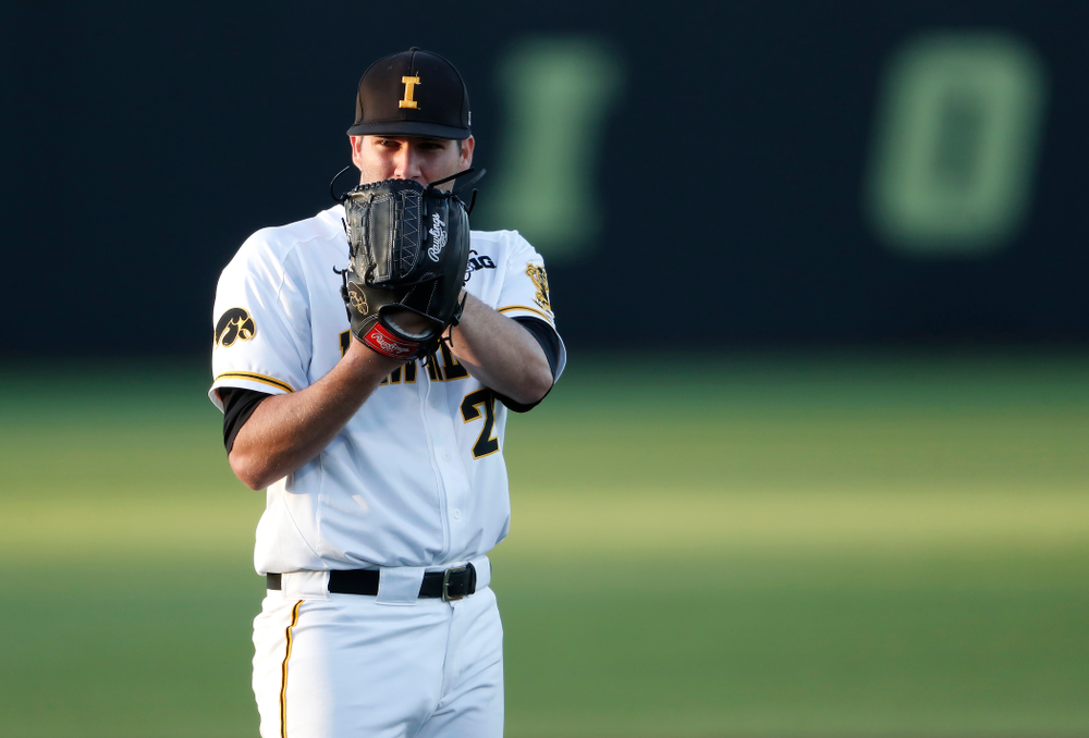 Iowa Hawkeyes pitcher Nick Allgeyer (24) against the Michigan Wolverines Friday, April 27, 2018 at Duane Banks Field in Iowa City. (Brian Ray/hawkeyesports.com)