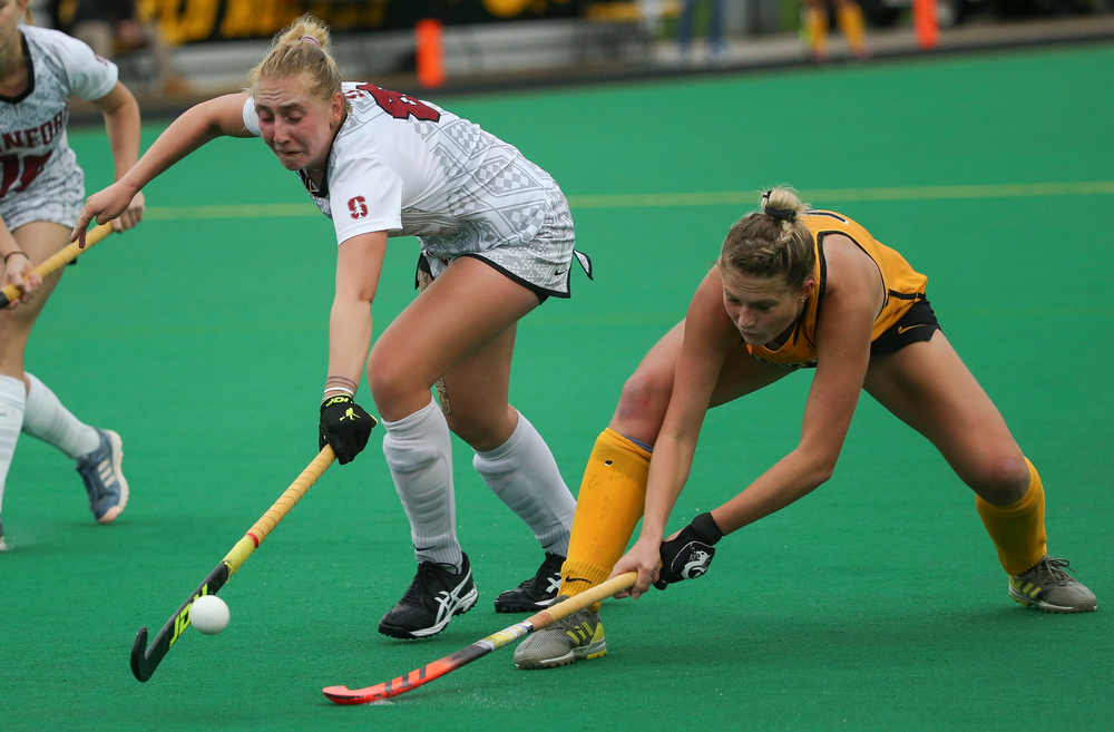Iowa Hawkeyes midfielder Ellie Holley (7) passes the ball during a game against Stanford at Grant Field on October 7, 2018. (Tork Mason/hawkeyesports.com)