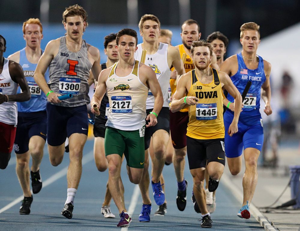 Iowa's Tysen VanDraska runs the men's 3200 meter relay event during the second day of the Drake Relays at Drake Stadium in Des Moines on Friday, Apr. 26, 2019. (Stephen Mally/hawkeyesports.com)